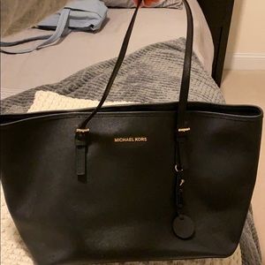 Micheal Kors purse